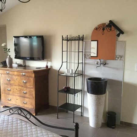 Les Secrets Du Mistral Bed & Breakfast Valensole Bagian luar foto