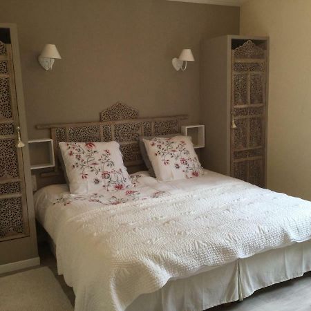 Les Secrets Du Mistral Bed & Breakfast Valensole Bagian luar foto
