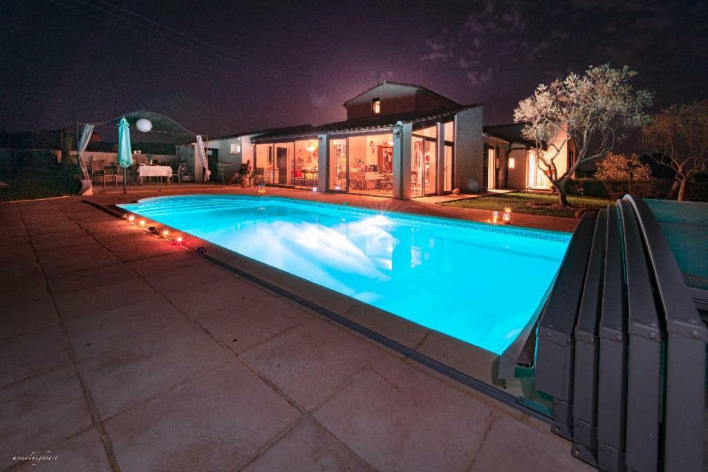Les Secrets Du Mistral Bed & Breakfast Valensole Bagian luar foto