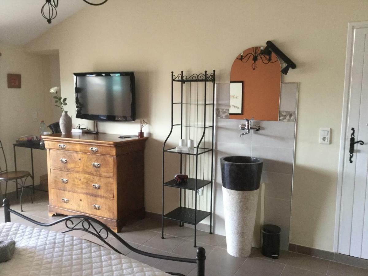 Les Secrets Du Mistral Bed & Breakfast Valensole Bagian luar foto
