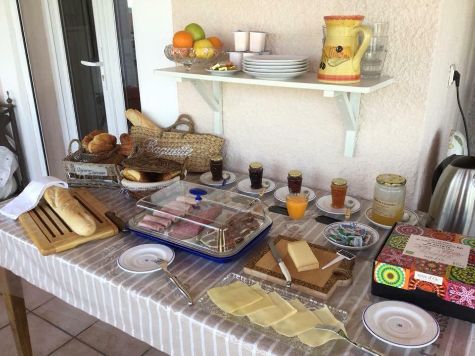 Les Secrets Du Mistral Bed & Breakfast Valensole Bagian luar foto
