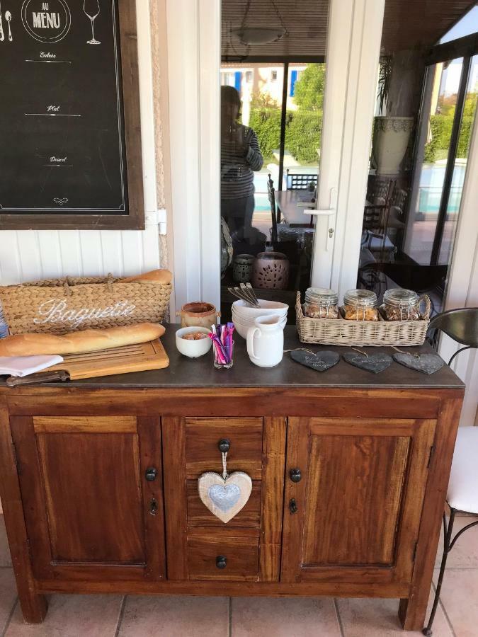 Les Secrets Du Mistral Bed & Breakfast Valensole Bagian luar foto
