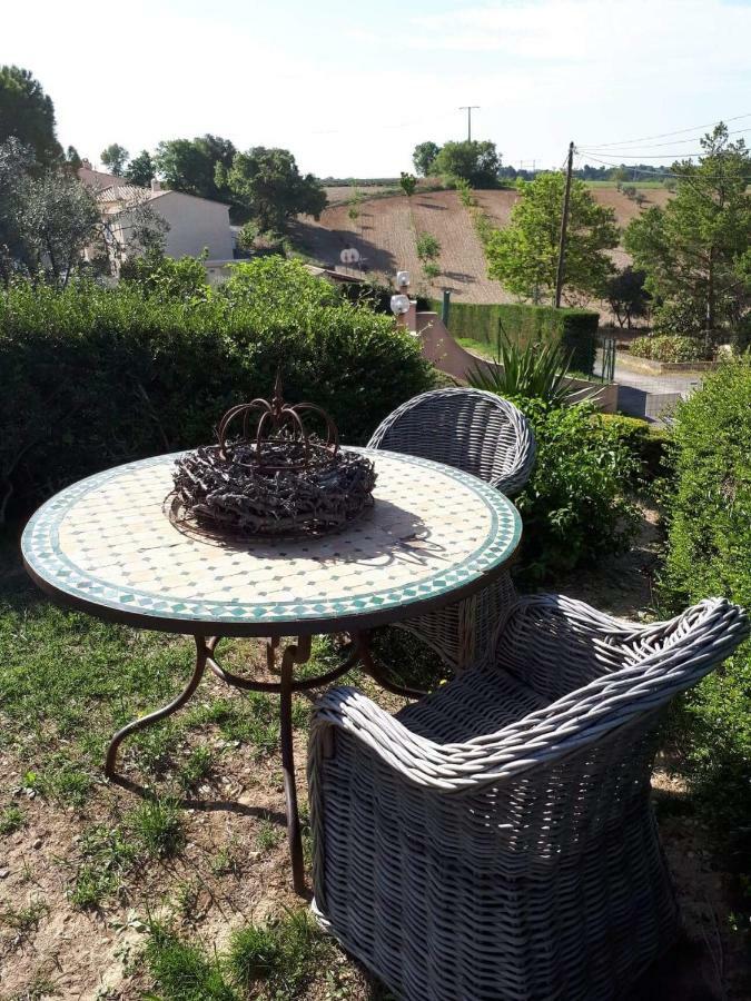 Les Secrets Du Mistral Bed & Breakfast Valensole Bagian luar foto