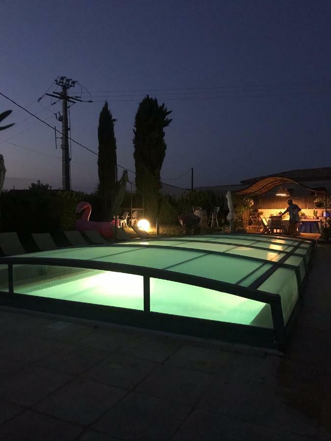 Les Secrets Du Mistral Bed & Breakfast Valensole Bagian luar foto