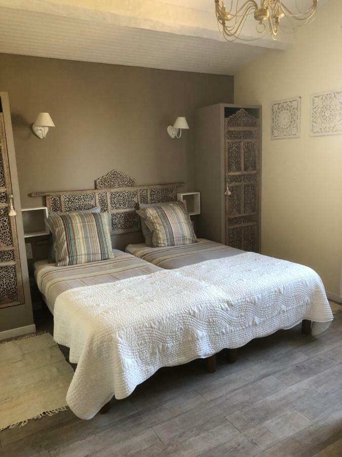 Les Secrets Du Mistral Bed & Breakfast Valensole Bagian luar foto