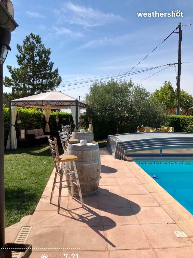 Les Secrets Du Mistral Bed & Breakfast Valensole Bagian luar foto